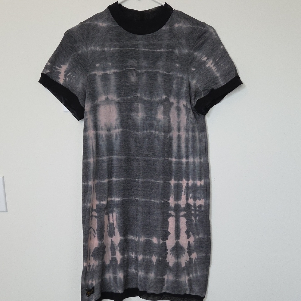 Gray and Black Tie-Dye T-Shirt Dress